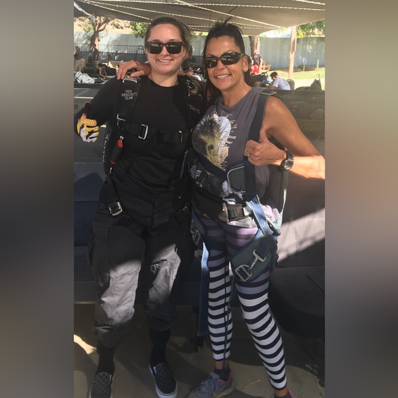 MEET YOUR FELLOW POSHER - Picture 9 of 16